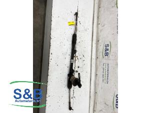 Używane Przekladnia kierownicza Renault Clio III (BR/CR) 1.4 16V Cena € 75,00 Procedura marży oferowane przez Schaap & Bron