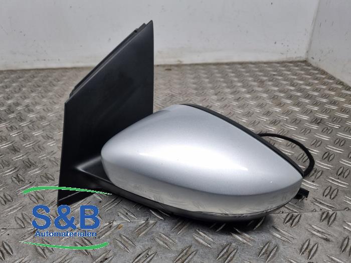 Wing mirror, left from a Volkswagen Polo V (6R) 1.4 TDI DPF BlueMotion technology 2015