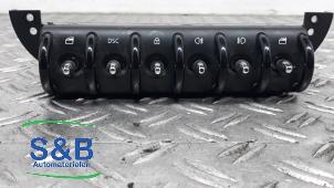 Gebruikte Schakelblok ruiten Mini Mini Cooper S (R53) 1.6 16V Prijs € 55,00 Margeregeling aangeboden door Schaap & Bron