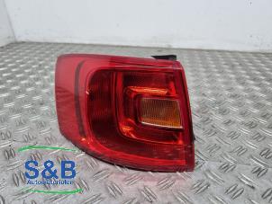 Begagnade Baklykta, vänster Volkswagen Jetta IV (162/16A) 1.2 TSI Pris € 50,00 Marginaltabell erbjuds av Schaap & Bron