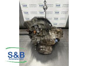 Gebruikte Versnellingsbak Renault Trafic New (FL) 2.5 dCi 16V 135 Prijs € 450,00 Margeregeling aangeboden door Schaap & Bron