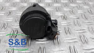 Gebruikte Waterpomp Volkswagen Caddy IV 2.0 TDI 75 Prijs € 50,00 Margeregeling aangeboden door Schaap & Bron