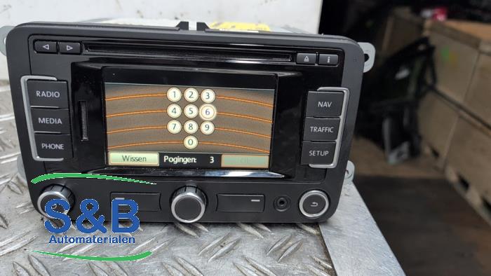 Radio från en Volkswagen Scirocco (137/13AD) 1.4 TSI 160 16V 2011