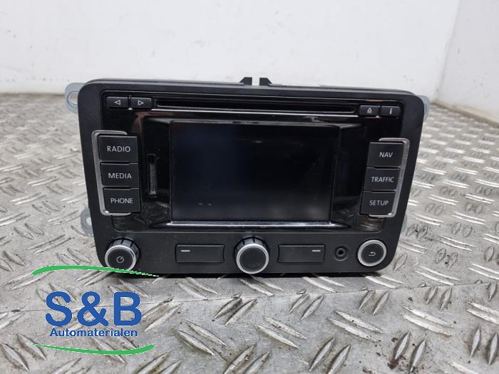 Radio från en Volkswagen Scirocco (137/13AD) 1.4 TSI 160 16V 2011