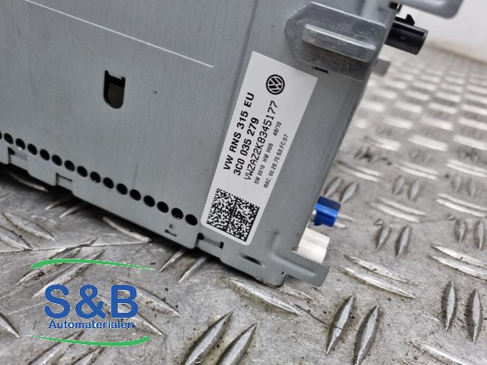 Radio från en Volkswagen Scirocco (137/13AD) 1.4 TSI 160 16V 2011