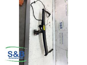 Gebruikte Trekhaak Volkswagen Touran (1T1/T2) 2.0 TDI DPF Prijs € 125,00 Margeregeling aangeboden door Schaap & Bron