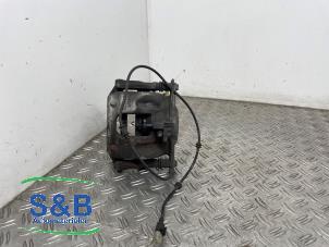 Gebruikte Remklauw (Tang) rechts-voor Mercedes CLA Shooting Brake (117.9) 1.6 CLA-180 16V Prijs € 46,00 Margeregeling aangeboden door Schaap & Bron