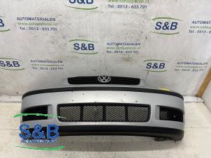 Gebruikte Voorbumper Volkswagen Polo III (6N2) 1.4 Prijs € 30,00 Margeregeling aangeboden door Schaap & Bron