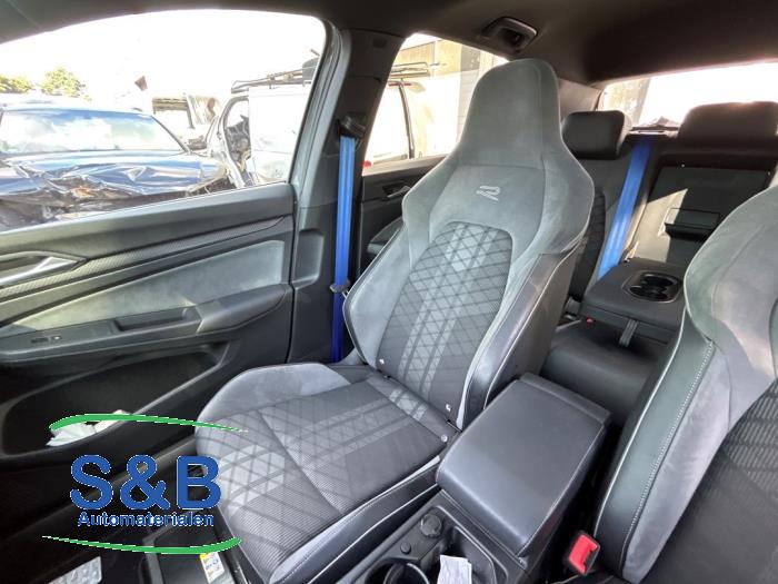 Bekleding Set (compleet) van een Volkswagen Golf VIII (CD1) 1.5 eTSI 16V 2020