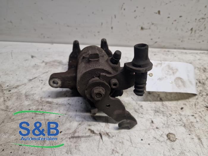 Etrier de frein (pince) arrière droit d'un Audi A1 Sportback (GBA) 1.0 30 TFSI 12V 2020