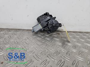 Gebruikte Raammotor Portier Volkswagen Polo IV (9N1/2/3) 2.0 Prijs € 30,00 Margeregeling aangeboden door Schaap & Bron