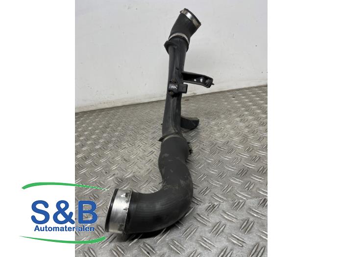 Laddluftkylarrör från en Audi A3 (8P1) 1.8 16V TFSI 2010