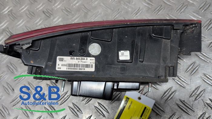 Achterlicht rechts van een Audi A3 Limousine (8VS/8VM) 1.0 TFSI 12V 2017