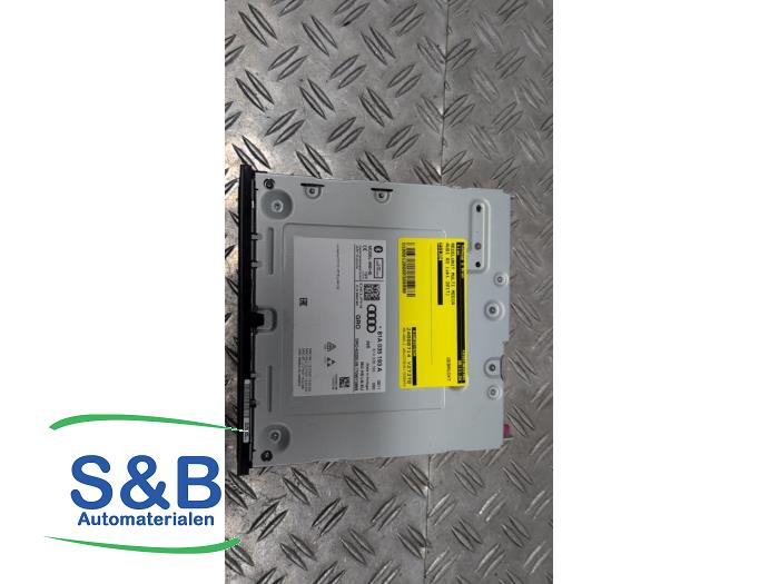 Regelunit Multi Media van een Audi A3 Limousine (8VS/8VM) 1.0 TFSI 12V 2017