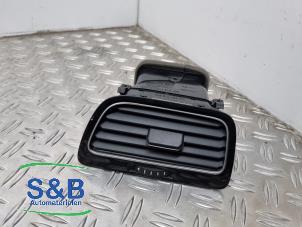 Gebruikte Luchtrooster Dashboard Volkswagen Golf VII (AUA) 1.2 TSI 16V Prijs € 15,00 Margeregeling aangeboden door Schaap & Bron
