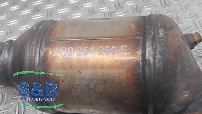 Främre avgasrör + katalysator från en Audi A7 Sportback (4GA/4GF) 2.8 V6 24V FSI 2011