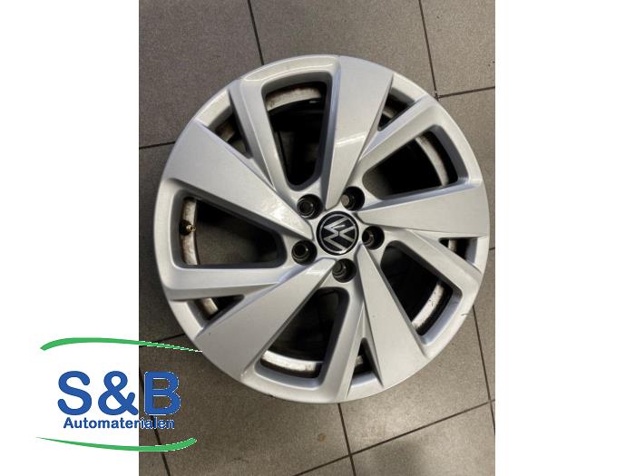 Velg van een Volkswagen T-Roc I 1.0 TSI 12V BlueMotion 2018