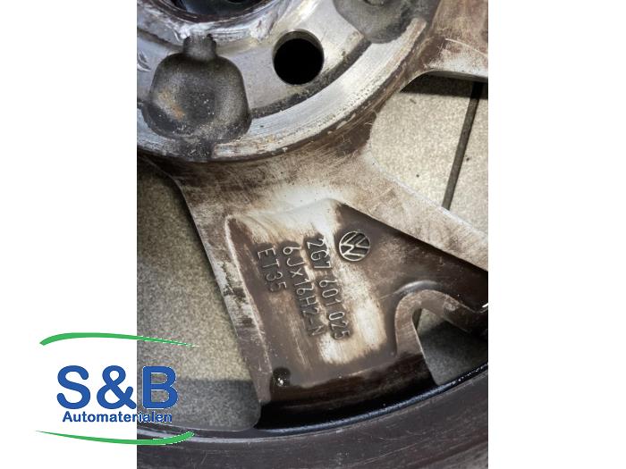 Velg van een Volkswagen T-Roc I 1.0 TSI 12V BlueMotion 2018