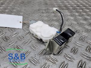 Begagnade Låsmekanism, baklucka Daihatsu Sirion 2 (M3) 1.0 12V DVVT Pris € 49,99 Marginaltabell erbjuds av Schaap & Bron