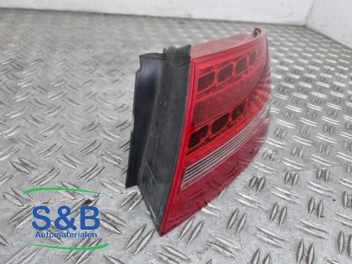 Baklykta, höger från en Audi A5 Cabrio (8F7) 2.7 TDI V6 24V 2009