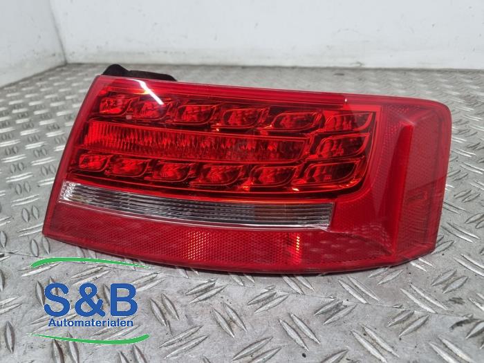 Baklykta, höger från en Audi A5 Cabrio (8F7) 2.7 TDI V6 24V 2009