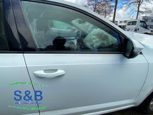Gebruikte Portier 4Deurs rechts-voor Skoda Octavia Combi (5EAC) 1.0 TSI 12V Prijs € 499,00 Margeregeling aangeboden door Schaap & Bron