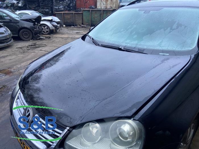 Bonnet from a Volkswagen Golf V Variant (1K5) 1.4 TSI 140 16V 2008