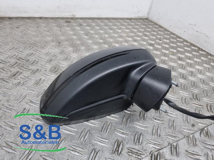 Spiegel Buiten rechts van een Audi A3 Limousine (8VS/8VM) 1.0 TFSI 12V 2017