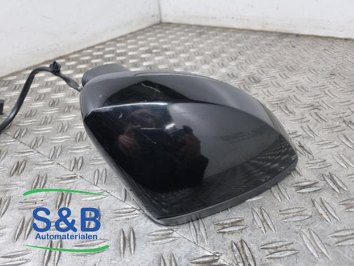 Spiegel Buiten rechts van een Audi A3 Limousine (8VS/8VM) 1.0 TFSI 12V 2017