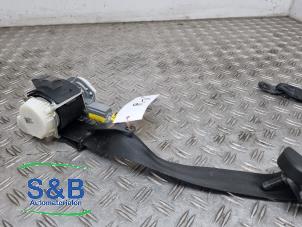 Gebruikte Veiligheidsgordel rechts-voor Ford Fiesta 6 (JA8) 1.5 TDCi Prijs € 149,99 Margeregeling aangeboden door Schaap & Bron