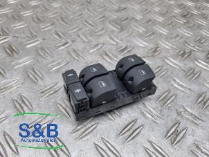 Gebruikte Elektrisch Raam Schakelaar Audi A6 (C6) 2.0 TDI 16V Prijs € 24,99 Margeregeling aangeboden door Schaap & Bron