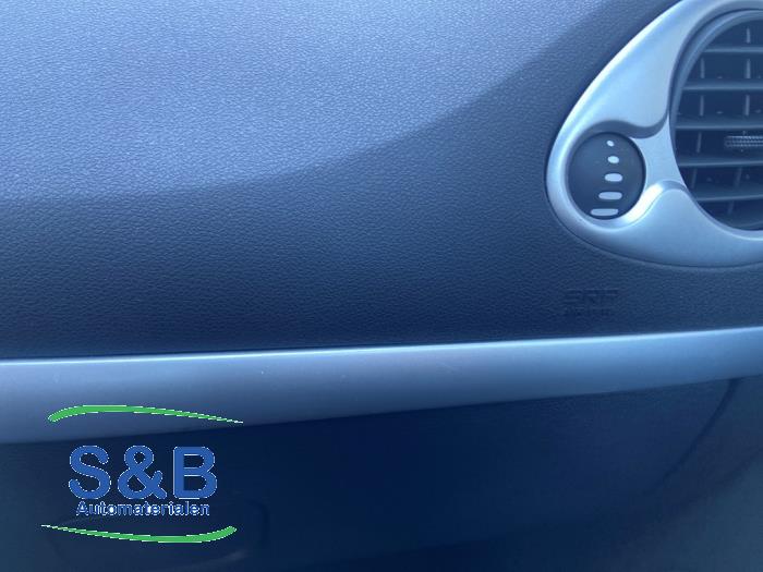 Airbag set + dashboard van een Renault Clio III (BR/CR) 1.4 16V 2006