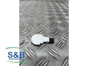 Gebruikte Regensensor Ford Kuga II (DM2) 1.5 EcoBoost 16V 150 Prijs € 24,99 Margeregeling aangeboden door Schaap & Bron