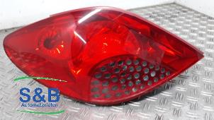 Gebruikte Achterlicht links Peugeot 207/207+ (WA/WC/WM) 1.4 HDi Prijs € 30,00 Margeregeling aangeboden door Schaap & Bron