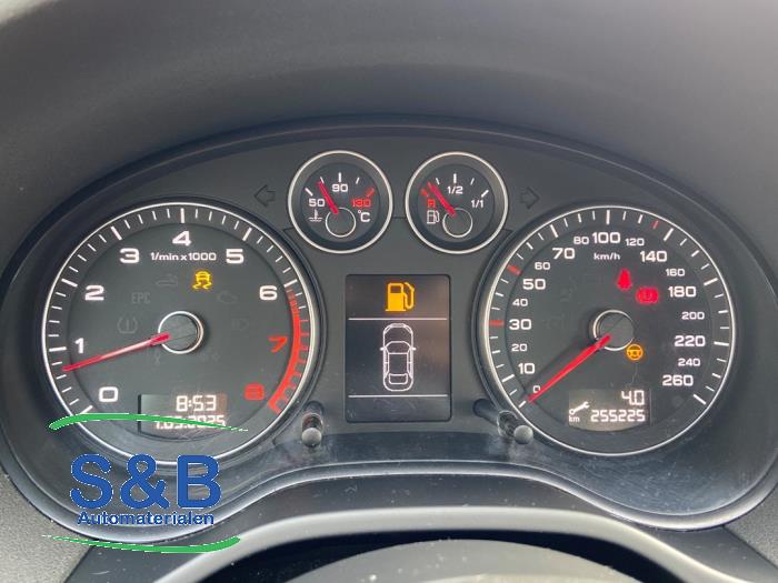 Instrumentpanel från en Audi A3 (8P1) 1.4 TFSI 16V 2009