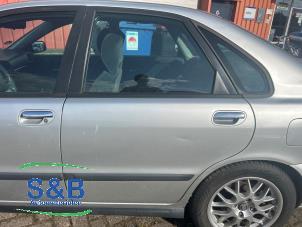 Begagnade Bakdörr, 4-dörrars, vänster Volvo S40 (VS) 1.8 16V Pris € 49,99 Marginaltabell erbjuds av Schaap & Bron