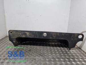 Gebruikte Treeplank links Renault Trafic (1FL/2FL/3FL/4FL) 1.6 dCi 95 Prijs € 24,99 Margeregeling aangeboden door Schaap & Bron