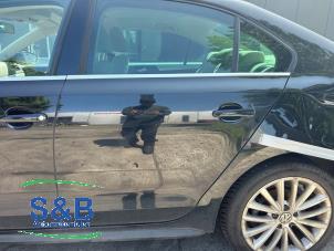 Begagnade Bakdörr, 4-dörrars, vänster Volkswagen Jetta IV (162/16A) 1.4 TSI Hybrid 16V Pris € 175,00 Marginaltabell erbjuds av Schaap & Bron