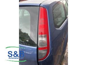 Używane Tylne swiatlo pozycyjne prawe Ford Focus 2 Wagon 1.6 Ti-VCT 16V Cena € 25,00 Procedura marży oferowane przez Schaap & Bron