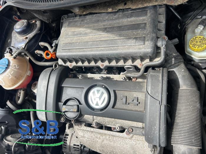 Versnellingsbak van een Volkswagen Polo IV (9N1/2/3) 1.4 16V 2006