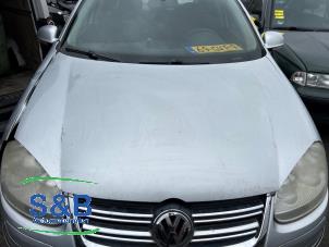 Gebruikte Motorkap Volkswagen Jetta III (1K2) 1.4 TSI 122 16V Prijs € 60,00 Margeregeling aangeboden door Schaap & Bron