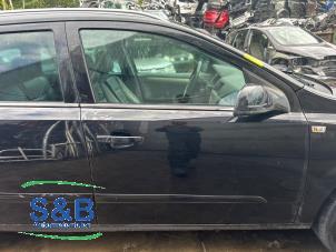 Begagnade Framdörr, 4-dörrars, höger Opel Astra H SW (L35) 1.6 16V Twinport Pris € 50,00 Marginaltabell erbjuds av Schaap & Bron