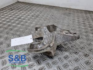 Begagnade Motorfäste Audi A4 (B6) 3.0 V6 30V Pris € 15,00 Marginaltabell erbjuds av Schaap & Bron