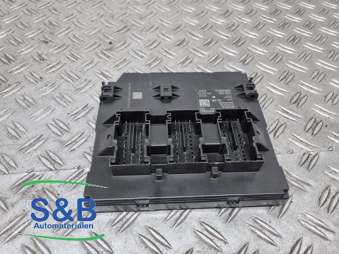 Boordcomputer van een Volkswagen Caddy III (2KA,2KH,2CA,2CH) 1.6 TDI 16V 2014