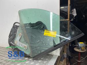 Używane Mechanizm szyby lewej tylnej wersja 2-drzwiowa Volkswagen New Beetle (1Y7) 1.6 Cena € 199,00 Procedura marży oferowane przez Schaap & Bron