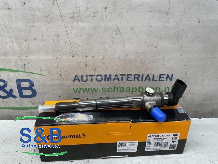 Injector (diesel) from a Volkswagen Caddy Combi III (2KB,2KJ) 1.6 TDI 16V 2013