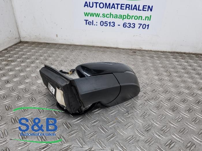 Buitenspiegel links van een Volkswagen Polo V (6R) 1.2 TSI 16V BlueMotion Technology 2015