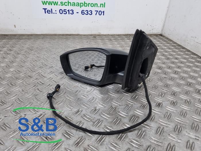 Buitenspiegel links van een Volkswagen Polo V (6R) 1.4 TDI DPF BlueMotion technology 2015