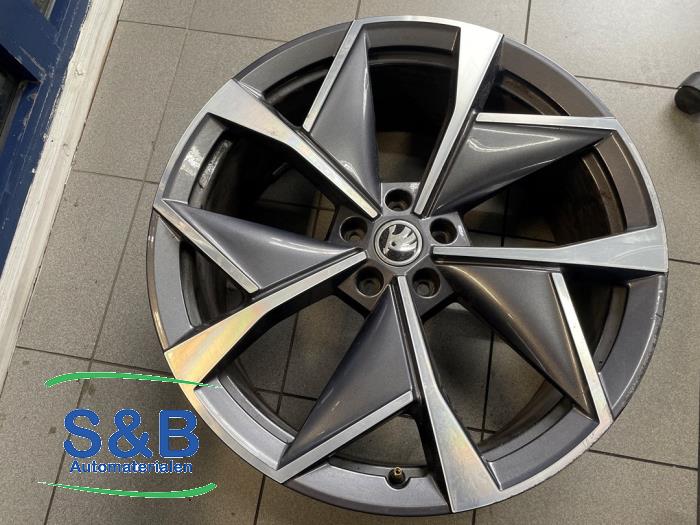 Velg van een Skoda Enyaq iV Coupe RS 2022