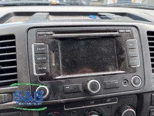 Begagnade Radio Volkswagen Transporter T5 2.0 TDI DRF Pris € 75,00 Marginaltabell erbjuds av Schaap & Bron